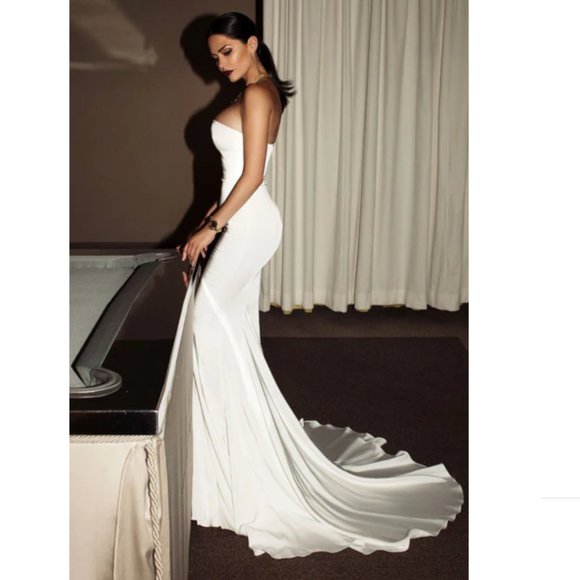 RED Abyss by Abby Cavalli Gown - Picture 4 of 8